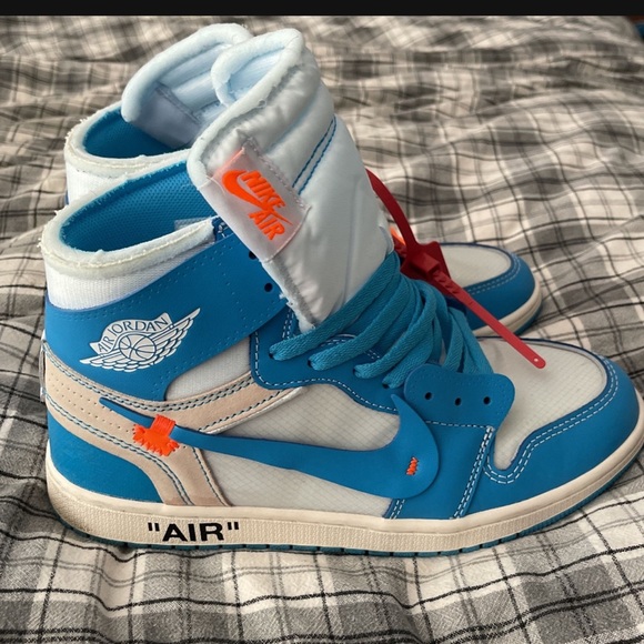COPY - Off White x Air Jordan 1 Retro High OG “UNC” main image 6
